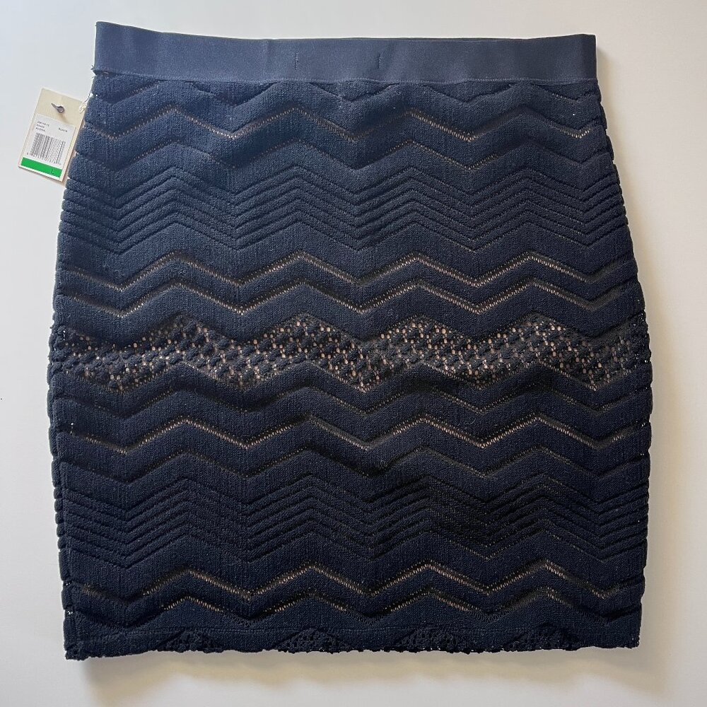 NWT Studio M black knee length pull on skirt 'Alesia' LG